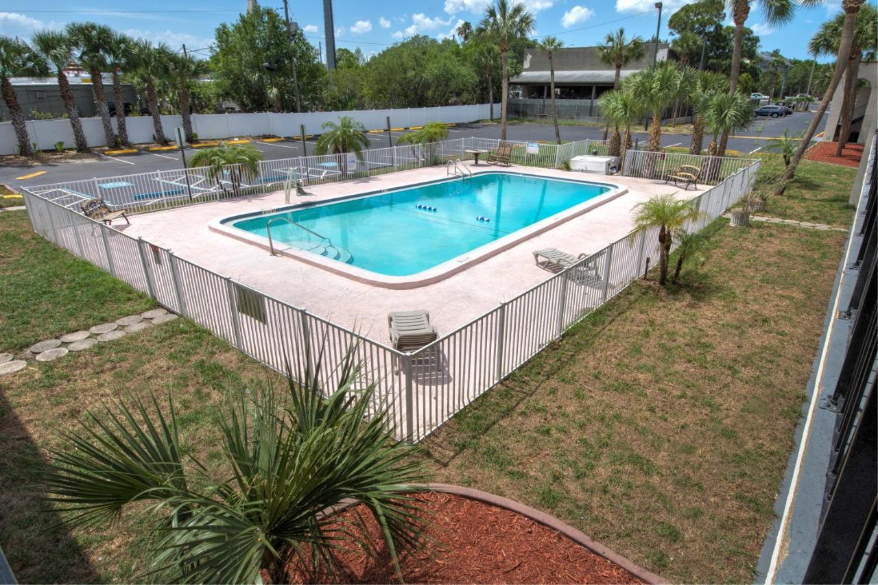 Bayside Inn Pinellas Park - Clearwater Eksteriør billede