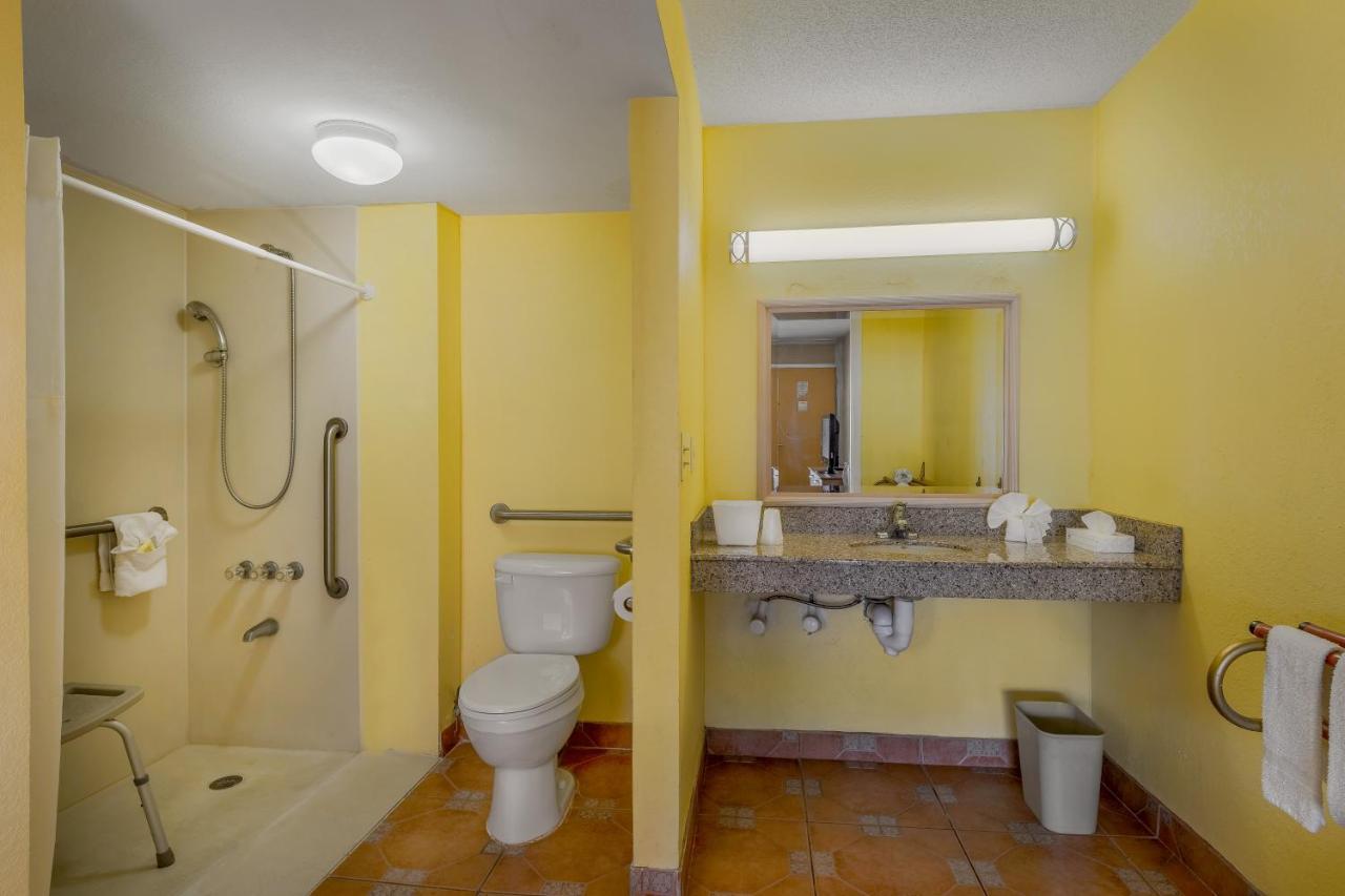 Bayside Inn Pinellas Park - Clearwater Eksteriør billede