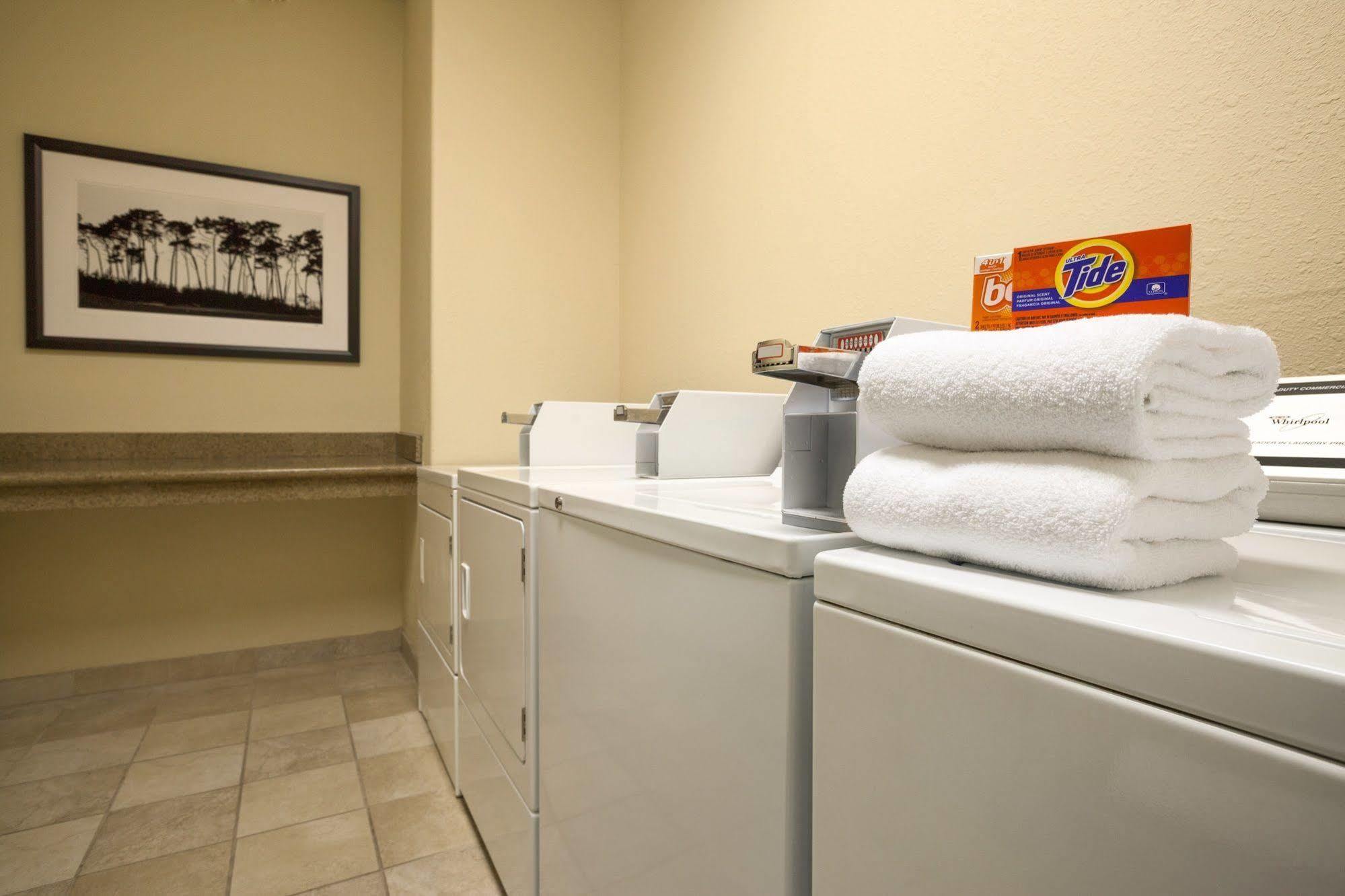Bayside Inn Pinellas Park - Clearwater Eksteriør billede