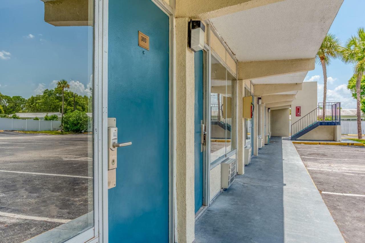 Bayside Inn Pinellas Park - Clearwater Eksteriør billede