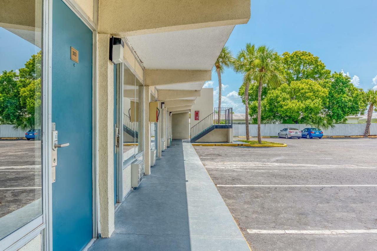 Bayside Inn Pinellas Park - Clearwater Eksteriør billede