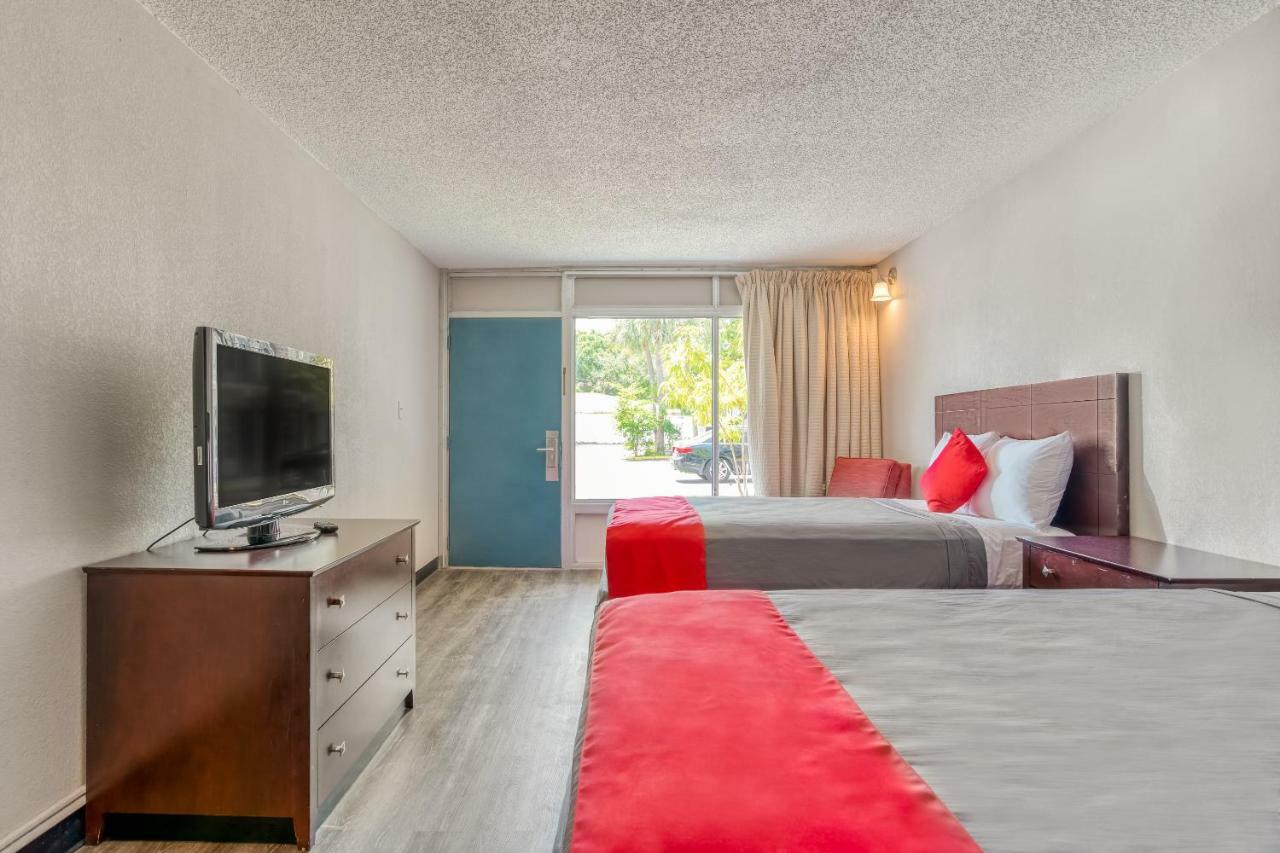 Bayside Inn Pinellas Park - Clearwater Eksteriør billede