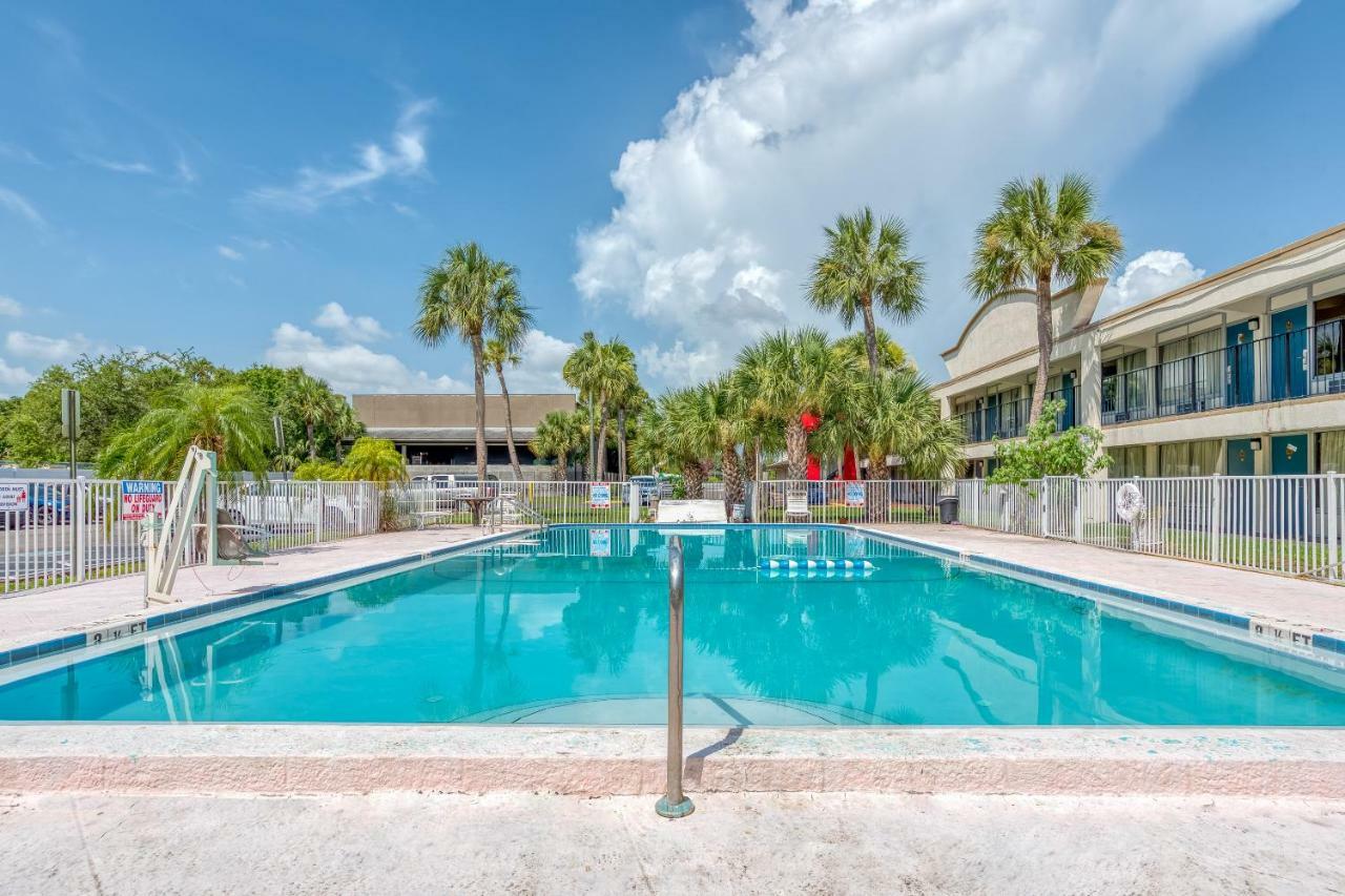 Bayside Inn Pinellas Park - Clearwater Eksteriør billede
